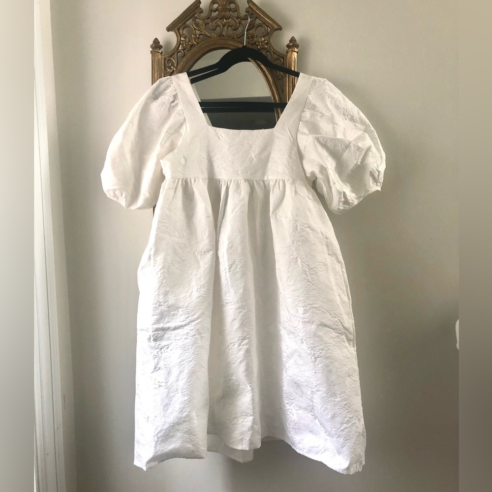 Voluminous Sleeves Squareneck Dress - Picture 8 of 12